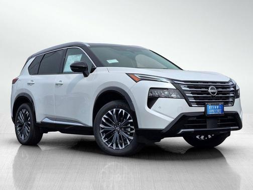 Everest White Pearl/Super Black 2026 Nissan Rogue Platinum