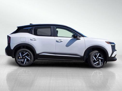 Aspen White/Super Black 2026 Nissan Kicks SV