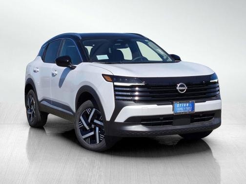 Aspen White/Super Black 2026 Nissan Kicks SV