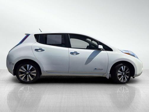 Glacier White 2016 Nissan Leaf SV