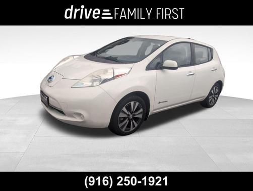 Glacier White 2016 Nissan Leaf SV