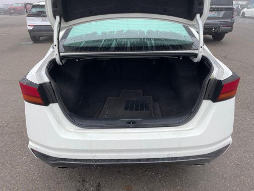 2020 Nissan Altima SR FWD