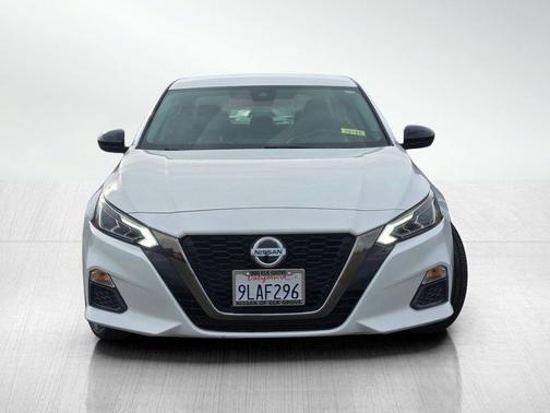 2020 Nissan Altima SR FWD