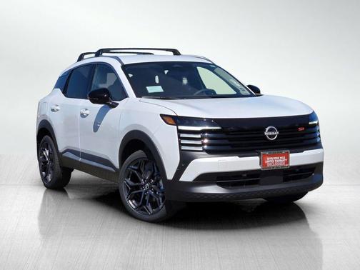 Aspen White Tricoat 2026 Nissan Kicks SR