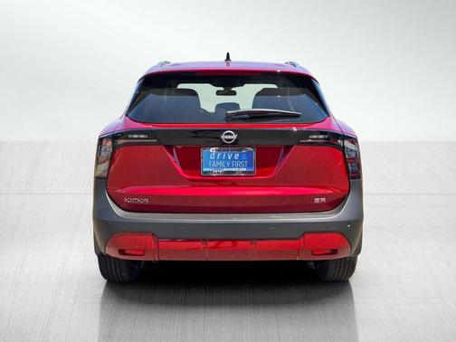 Scarlet Ember Tintcoat 2026 Nissan Kicks SR