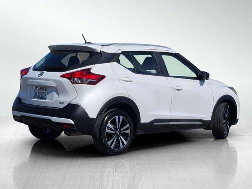 2019 Nissan Kicks SR