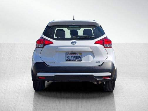 2019 Nissan Kicks SR