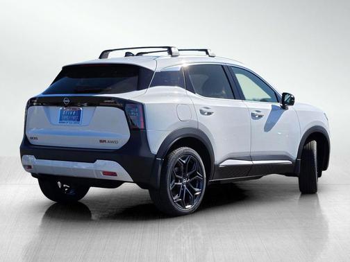Aspen White Tricoat 2026 Nissan Kicks SR