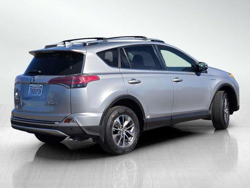 2017 Toyota RAV4 Hybrid XLE