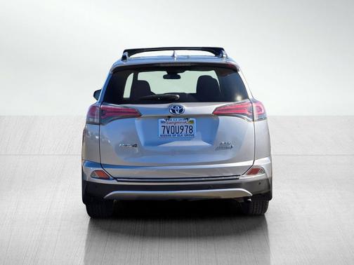 2017 Toyota RAV4 Hybrid XLE