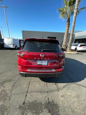 2025 Nissan Rogue SV