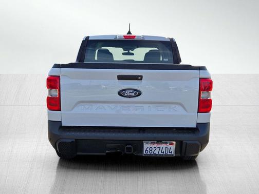Oxford White 2025 Ford Maverick XLT