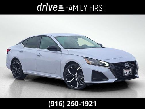 2025 Nissan Altima SR FWD