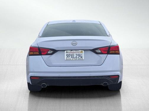 2025 Nissan Altima SR FWD