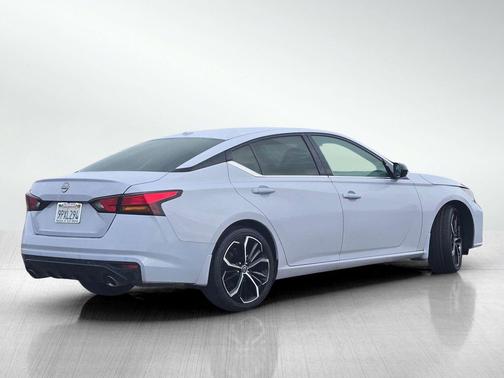 2025 Nissan Altima SR FWD