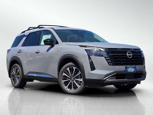 Boulder Gray Pearl 2026 Nissan Pathfinder Platinum