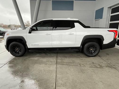 2025 Chevrolet Silverado EV LT