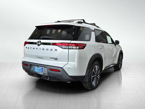 Everest White Pearl Tricoat 2026 Nissan Pathfinder Platinum