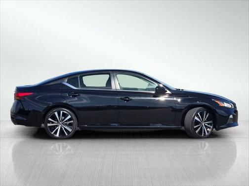 2022 Nissan Altima SR FWD