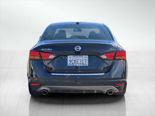 2022 Nissan Altima SR FWD