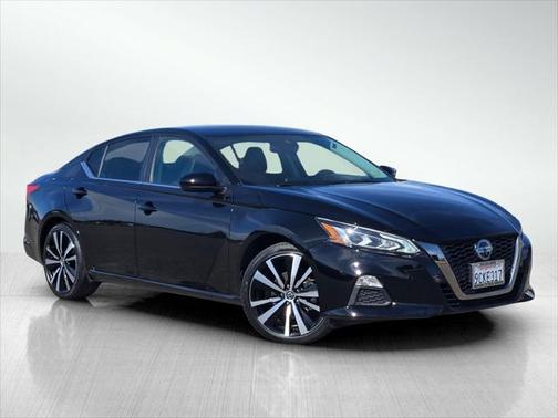 2022 Nissan Altima SR FWD