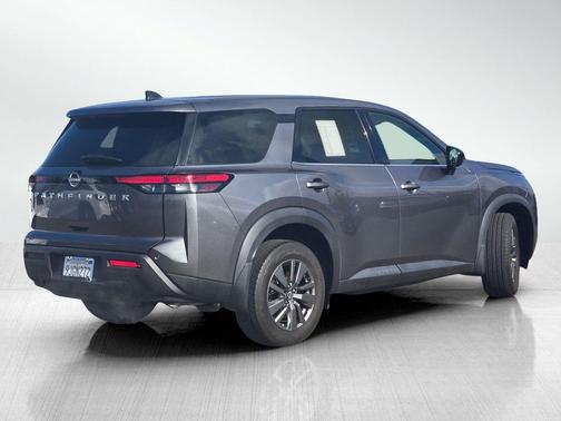 2023 Nissan Pathfinder S FWD