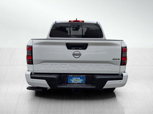 Glacier White 2026 Nissan Frontier SV