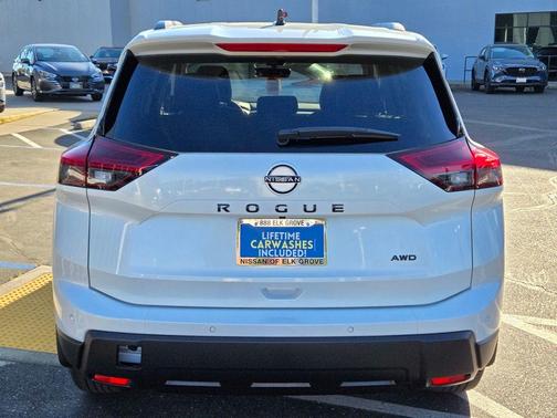 2026 Nissan Rogue Dark Armor