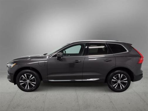 2022 Volvo XC60 Recharge Plug-In Hybrid T8 Inscription Expression
