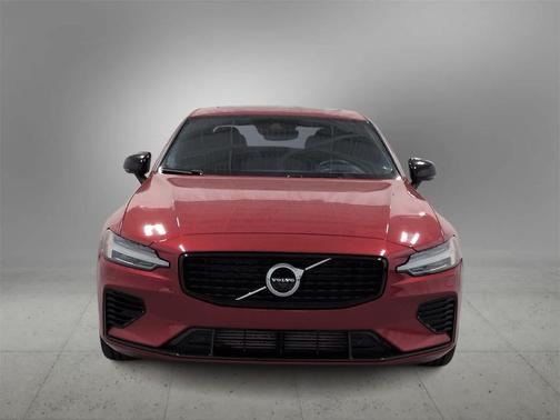 2022 Volvo S60 Recharge Plug-In Hybrid T8 R-Design