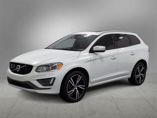 2017 Volvo XC60 T6 R-Design