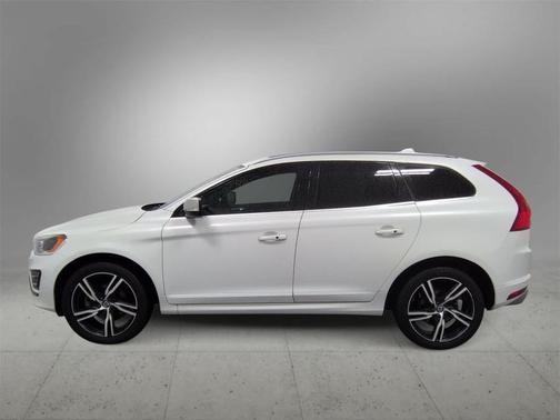 2017 Volvo XC60 T6 R-Design