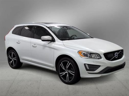 2017 Volvo XC60 T6 R-Design