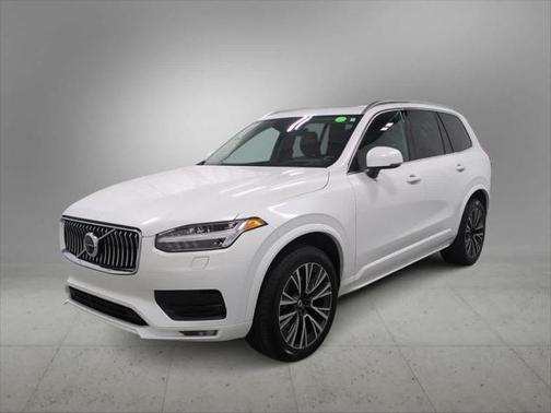 2022 Volvo XC90 T6 Momentum