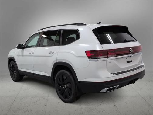 2026 Volkswagen Atlas 2.0T SE w/Technology 4MOTION