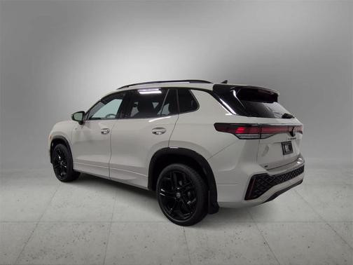 2026 Volkswagen Tiguan 2.0T SE R-Line Black 4MOTION