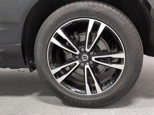2020 Volvo XC60 T5 Momentum