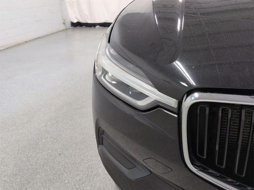 2020 Volvo XC60 T5 Momentum