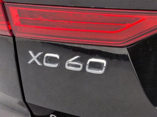 2020 Volvo XC60 T5 Momentum