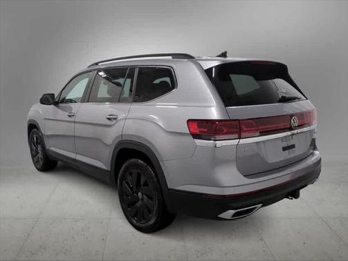 2025 Volkswagen Atlas 2.0T SE w/Technology 4MOTION