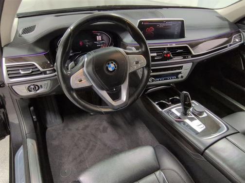 2022 BMW 740 i xDrive
