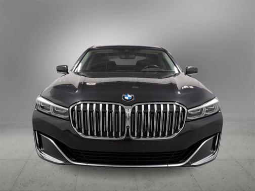2022 BMW 740 i xDrive