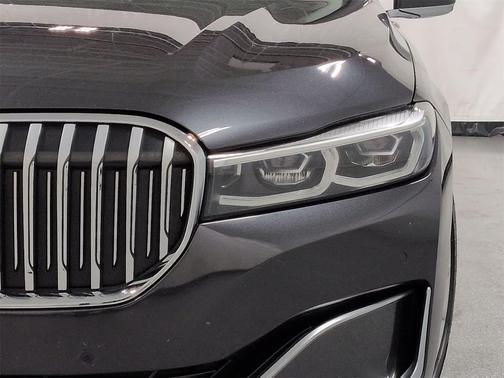 2022 BMW 740 i xDrive