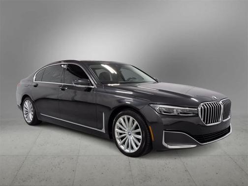 2022 BMW 740 i xDrive