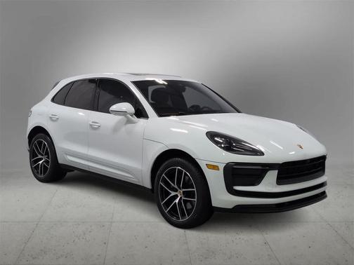2022 Porsche Macan AWD
