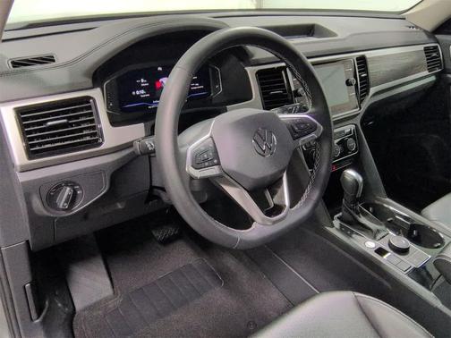 2023 Volkswagen Atlas 2.0T SE w/Technology 4MOTION