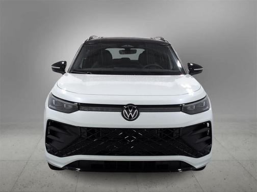 2026 Volkswagen Tiguan 2.0T SE R-Line Black 4MOTION