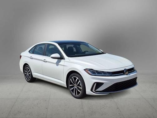Opal White Pearl 2026 Volkswagen Jetta 1.4T SE