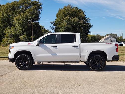2022 Chevrolet Silverado 1500 Custom Trail Boss
