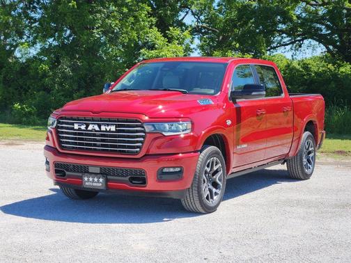Molten Red Pearlcoat 2026 RAM 1500 Laramie